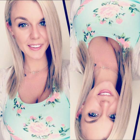 Meet your Posher, Leona - Picture 1 of 1